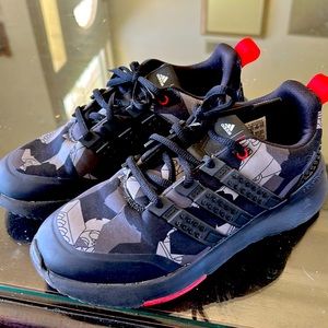 Adidas LEGO cloud foam big kids shoes size 4.5
